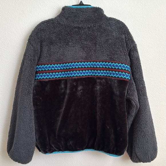 New! UGG® Women’s Marlene Sherpa Jacket Heritage Braid
Faux Fur Jacket Sz M - Picture 8 of 14